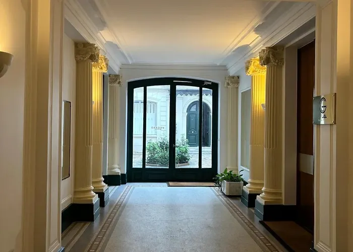 아파트 Agreable Champs Elysees *